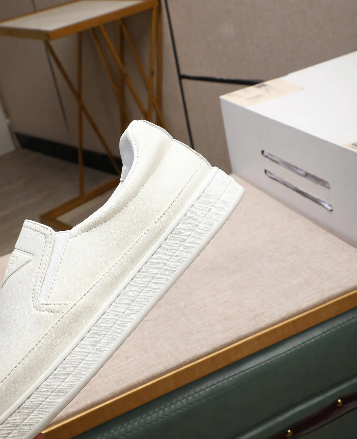 Men's men's shoes 💰440 🌹🌹[PRADA—Prada] latest model 🙈original replica! 👟👟👟Available here. The workmanship is top-notch. The upper is made of Italian 🇮🇹Imported calfskin. ❗️Breathable genuine leather lining @Suitable for travel. The original version has an enlarged engraved sole, making it suitable for all kinds of travels, showing low-key luxury. Let quality speak for itself. Color: Size: 38-44
